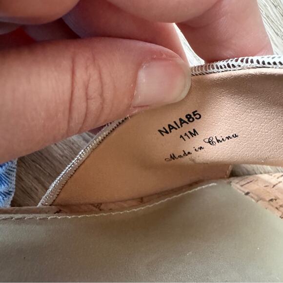 Donald J Pliner Gold Slip On Kitten Heels Womens 11 Mule Casual Stretch Sandals - Picture 7 of 9